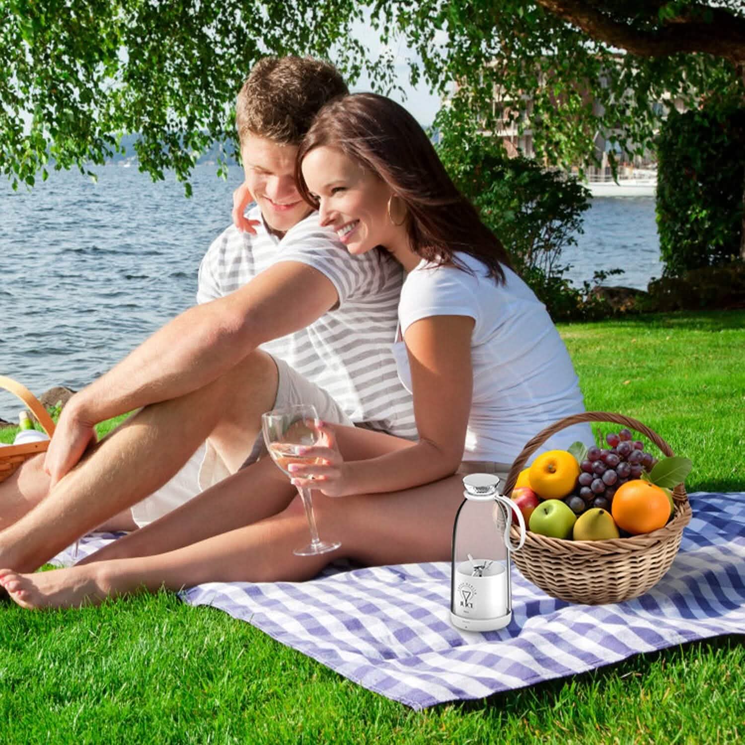 2-in-1 Portable Fruit Blender Rechargeable