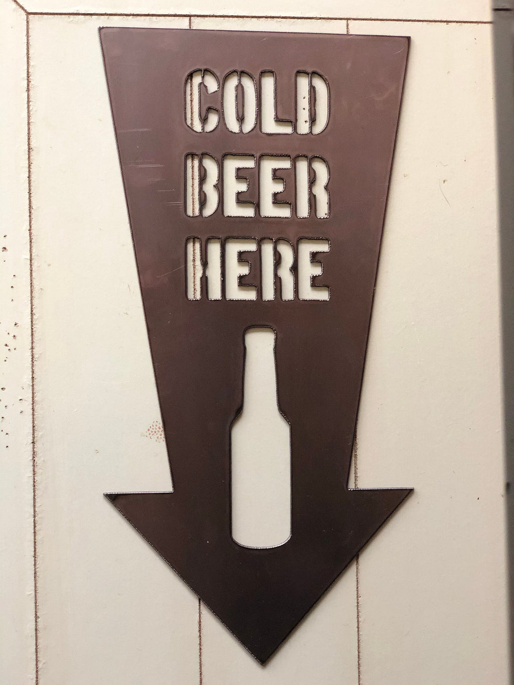 Cold Beer Here Metal Sign, Man Cave Bar Sign, Cold Beer Arrow Sign, Cold Beer Vertical Sign, Bars Decorative Sign, Beer Lover Bar Sign